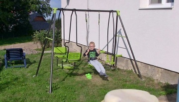 Chalupa s baznem - s vhledem na Such vrch