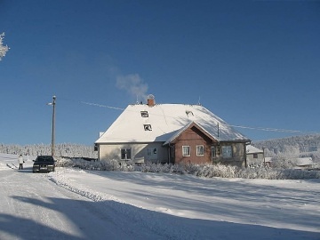 Chalupa s baznem - s vhledem na Such vrch