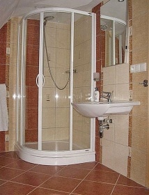 Chalupa s baznem - s vhledem na Such vrch