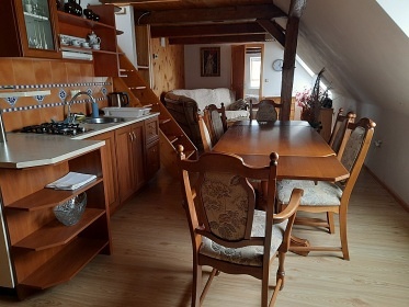 Chalupa s baz�nem - a v�hledem na Such� vrch