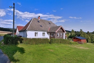 Chalupa s baz�nem - a v�hledem na Such� vrch