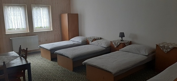 Chata u lesa - Krušnohorská magistrála - Plešivec
