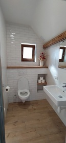 Chalupa a vinn sklep - u pehrady Nov Mlny