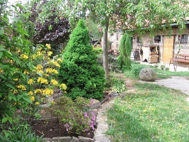 Chalupa a vinn sklep - u pehrady Nov Mlny