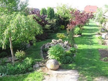 Chalupa a vinn sklep - u pehrady Nov Mlny