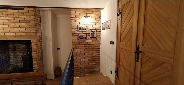 Chalupa a vinn sklep - u pehrady Nov Mlny