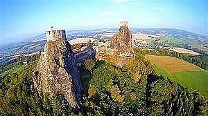 Chalupa u hradu Trosky - �esk� r�j - Hrub� Sk�la