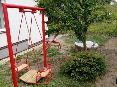 Chalupa u hradu Trosky - �esk� r�j - Hrub� Sk�la