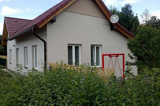 Chalupa u hradu Trosky - �esk� r�j - Hrub� Sk�la