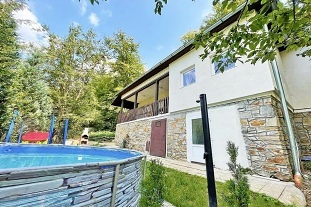 Chata s baznem - pehrada Vranov - Corntejn