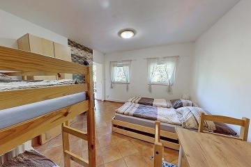 Chata s baznem - pehrada Vranov - Corntejn