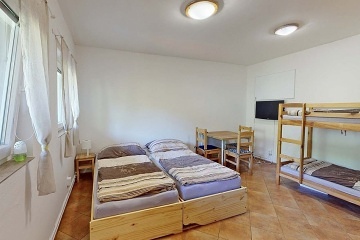 Chata s baznem - pehrada Vranov - Corntejn