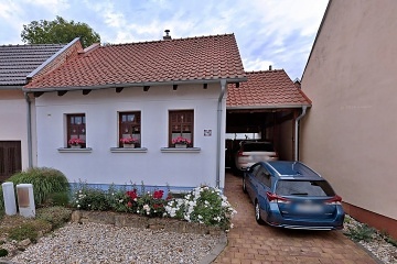 Chalupa Ch�iby - v��ivka a vinn� sklep - Buchlovice