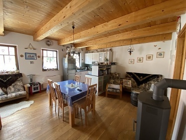 Chalupa Ch�iby - v��ivka a vinn� sklep - Buchlovice