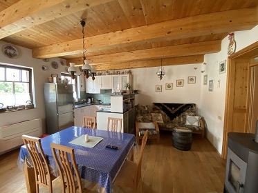 Chalupa Ch�iby - v��ivka a vinn� sklep - Buchlovice