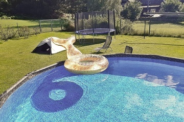 Chalupa baz�n a wellness - Rejv�z - Mechov� jez�rka