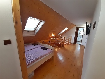 Chalupa baz�n a wellness - Rejv�z - Mechov� jez�rka