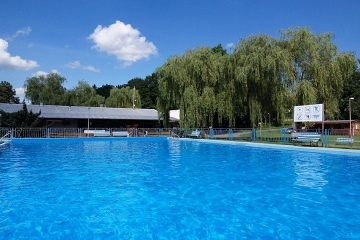 Chaty s baz�nem - CHKO Beskydy - Pustevny