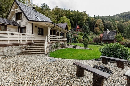 Chata Kru�n� hory - hrad Per�tejn - �eka Oh�e