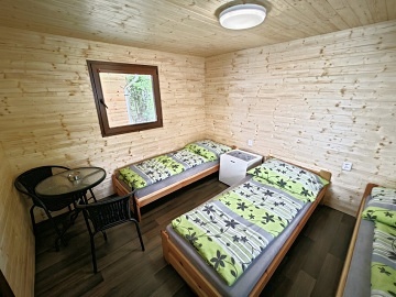 Chaty a Kemp s baz�nem - Gibon park - Beskydy