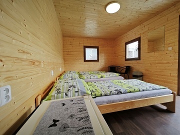 Chaty a Kemp s baz�nem - Gibon park - Beskydy