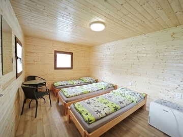 Chaty a Kemp s baz�nem - Gibon park - Beskydy