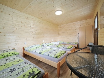 Chaty a Kemp s baz�nem - Gibon park - Beskydy