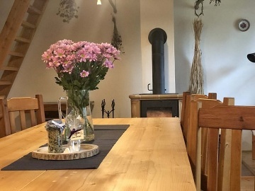 Chalupa baz�n a koupac� sud - u hradu Bouzov