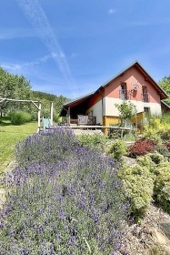 Chalupa a v��ivka - cyklostezka u Be�vy - Pustevny