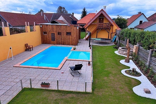 Rodinn� chalupa baz�n a wellness - ji�n� �echy