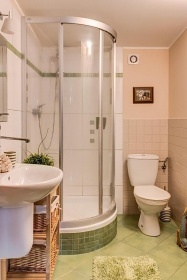 Chalupa pro rodiny - ZOO Zl�n Le�n� - Hrad Lukov