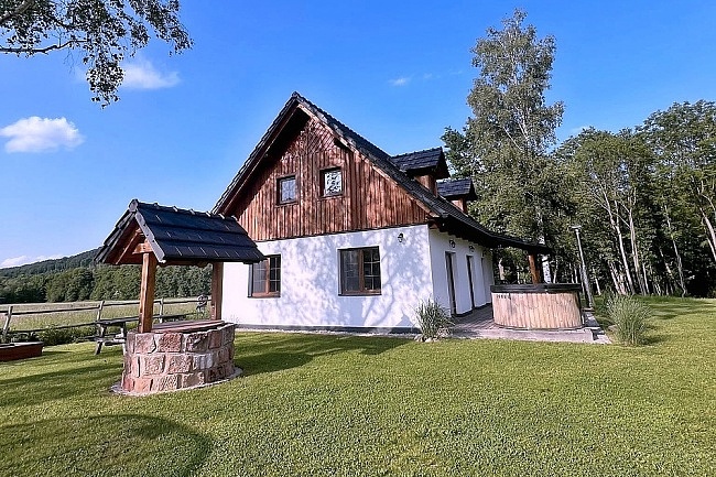 Chalupa samota a koupac� sud - Lu�e - Hlinsko