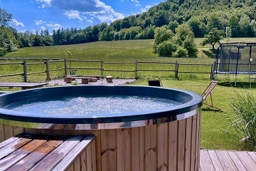 Chalupa samota a koupac� sud - Lu�e - Hlinsko