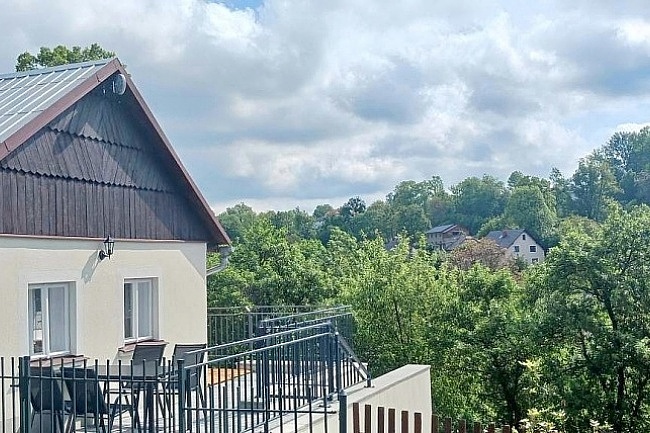 Chalupa s terasou - Toulovcovy Ma�tale - Poli�ka