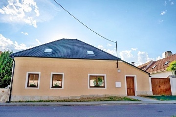 Wellness chalupa - vnit�n� baz�n - park Podyj�