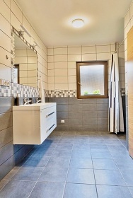 Wellness chalupa - vnit�n� baz�n - park Podyj�