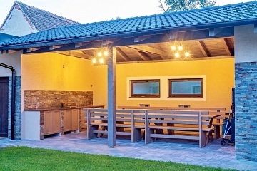 Wellness chalupa - vnit�n� baz�n - park Podyj�