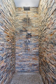 Wellness chalupa - vnit�n� baz�n - park Podyj�