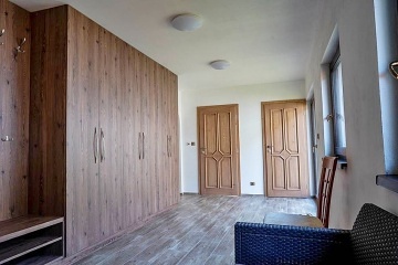 Wellness chalupa - vnit�n� baz�n - park Podyj�