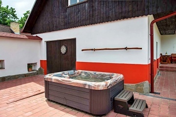 Chalupa baz�n - wellness a vinn� sklep - T�borsko