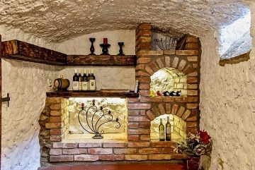 Chalupa baz�n - wellness a vinn� sklep - T�borsko