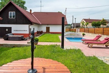 Chalupa baz�n - wellness a vinn� sklep - T�borsko