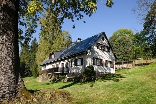 Nov� objekt: Rodinn� chalupa - baz�n a d�tsk� h�i�t� - ���ky 8C-331