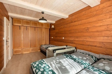 Rodinn� chalupa - baz�n a d�tsk� h�i�t� - ���ky