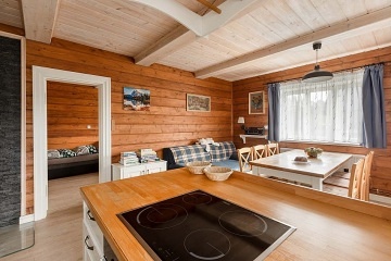 Rodinn� chalupa - baz�n a d�tsk� h�i�t� - ���ky