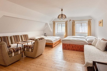 Rodinn� chalupa - baz�n a d�tsk� h�i�t� - ���ky