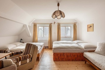 Rodinn� chalupa - baz�n a d�tsk� h�i�t� - ���ky