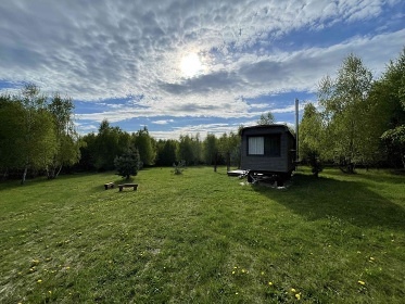 Glamping v p��rod� - jezero Lhota - Park Mirakulum