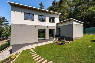 Nov� objekt: Dv� chaty - Fajt�v kopec - p�ehrada Mosti�t� 9C-203