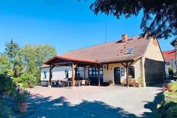 Usedlost u Orlíka - tenis, bazén a sauna